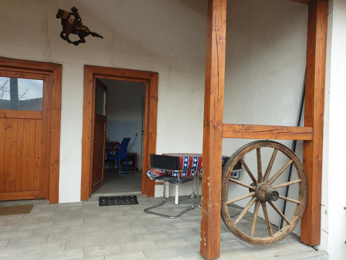 Chrom Ranch Reiterhof Bed & Breakfast Memmingen Ngoại thất bức ảnh